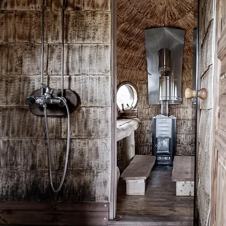 Pihla Inspiratsioonitalu Saunakompleks 营地 Kõpu